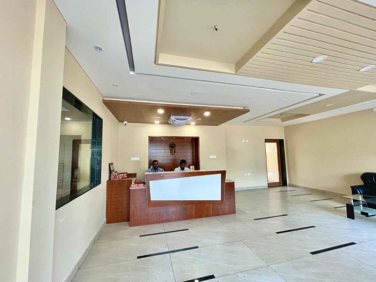 Hotel Rockbay ! Puri, Swimming Pool-lift-and-parking-facility Near Sea Beach & Temple Breakfast Included Puri