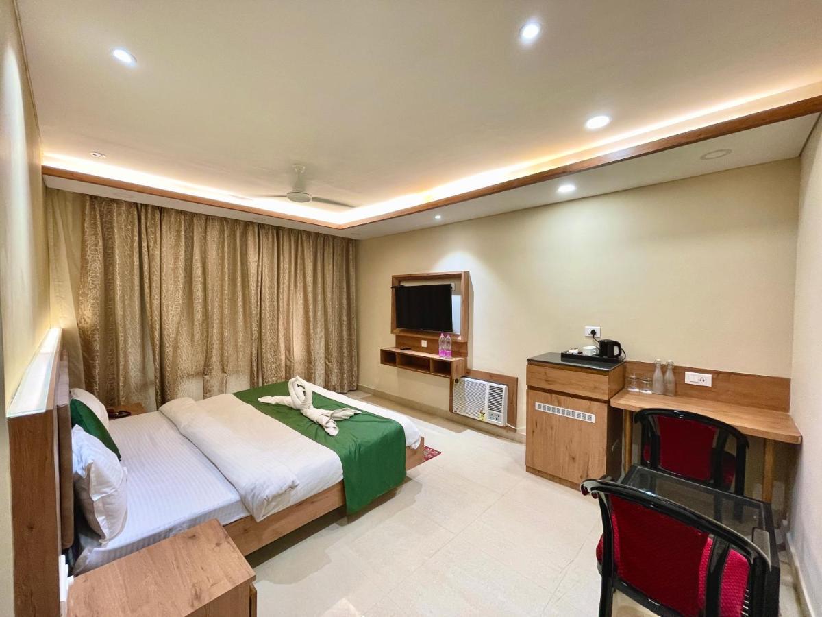 Rockbay ! Puri, Swimming Pool-lift-and-parking-facility Near Sea Beach & Temple Breakfast Included Hotel