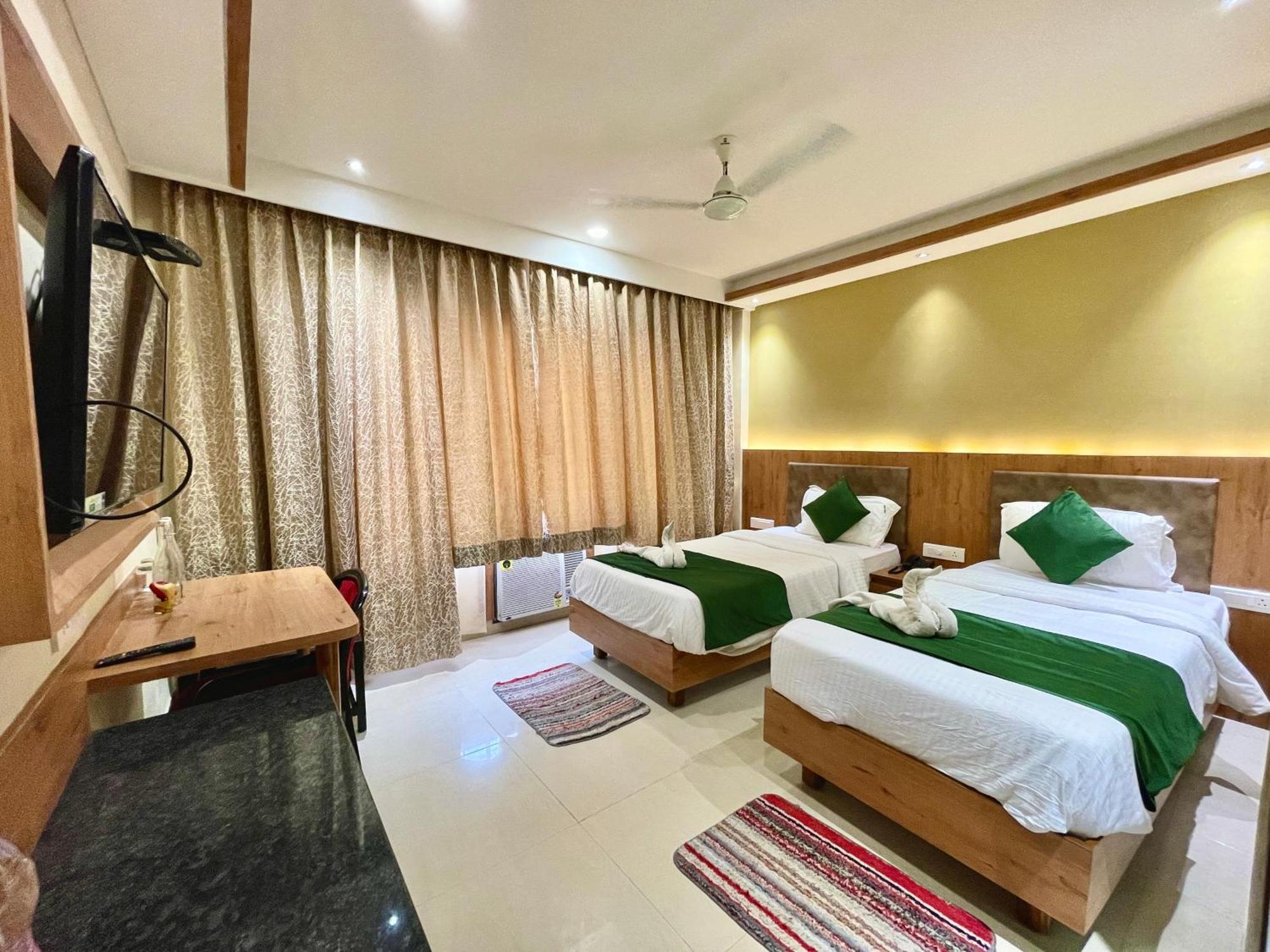 Rockbay ! Puri, Swimming Pool-lift-and-parking-facility Near Sea Beach & Temple Breakfast Included 4* Puri