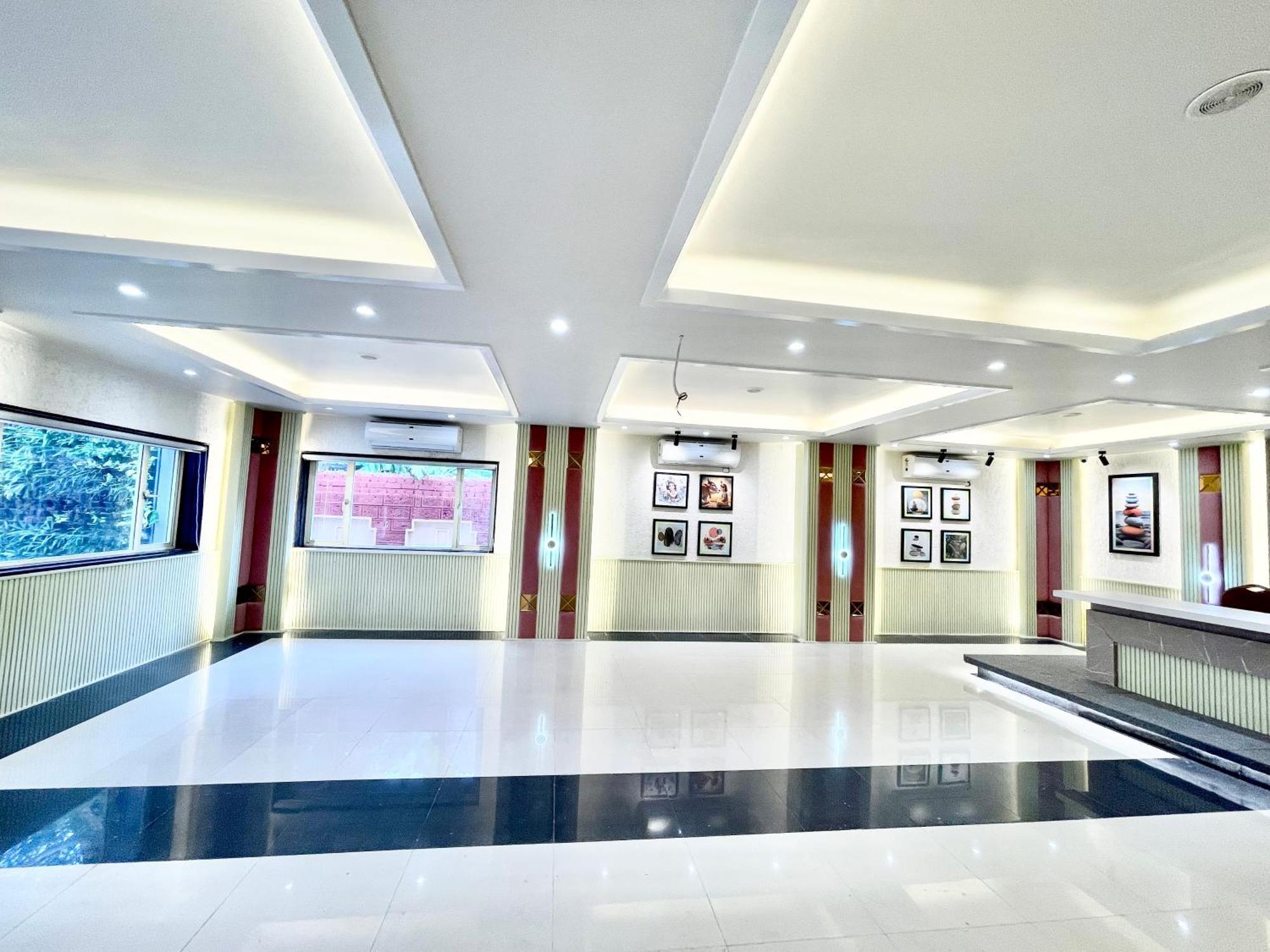 Rockbay ! Puri, Swimming Pool-lift-and-parking-facility Near Sea Beach & Temple Breakfast Included Hotel 4*