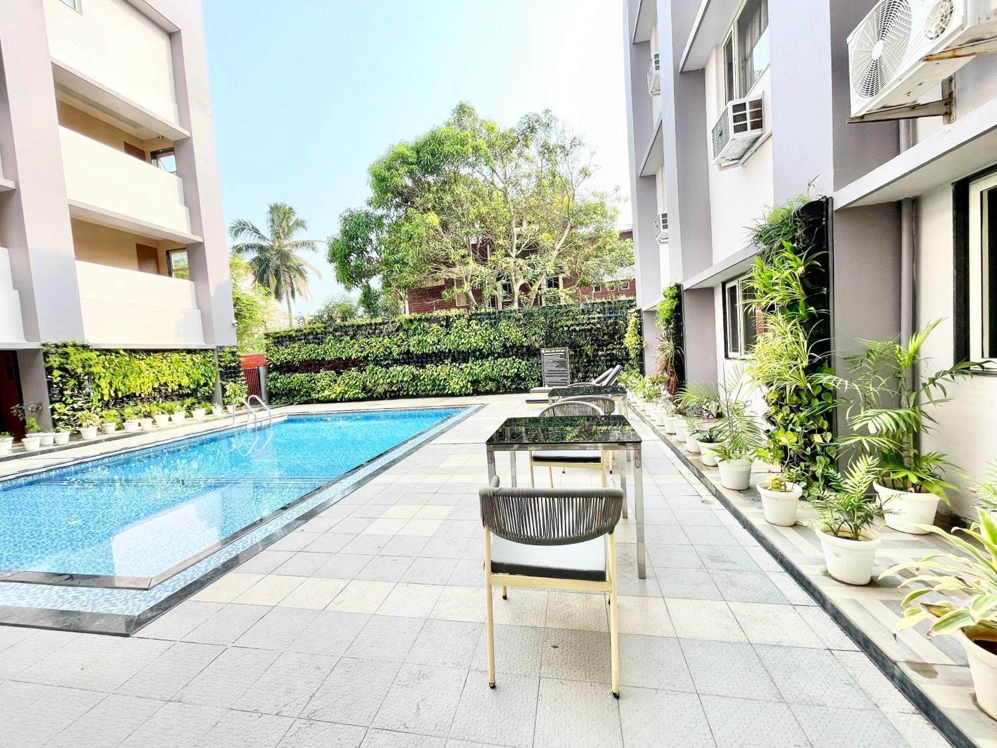 Rockbay ! Puri, Swimming Pool-lift-and-parking-facility Near Sea Beach & Temple Breakfast Included 4*