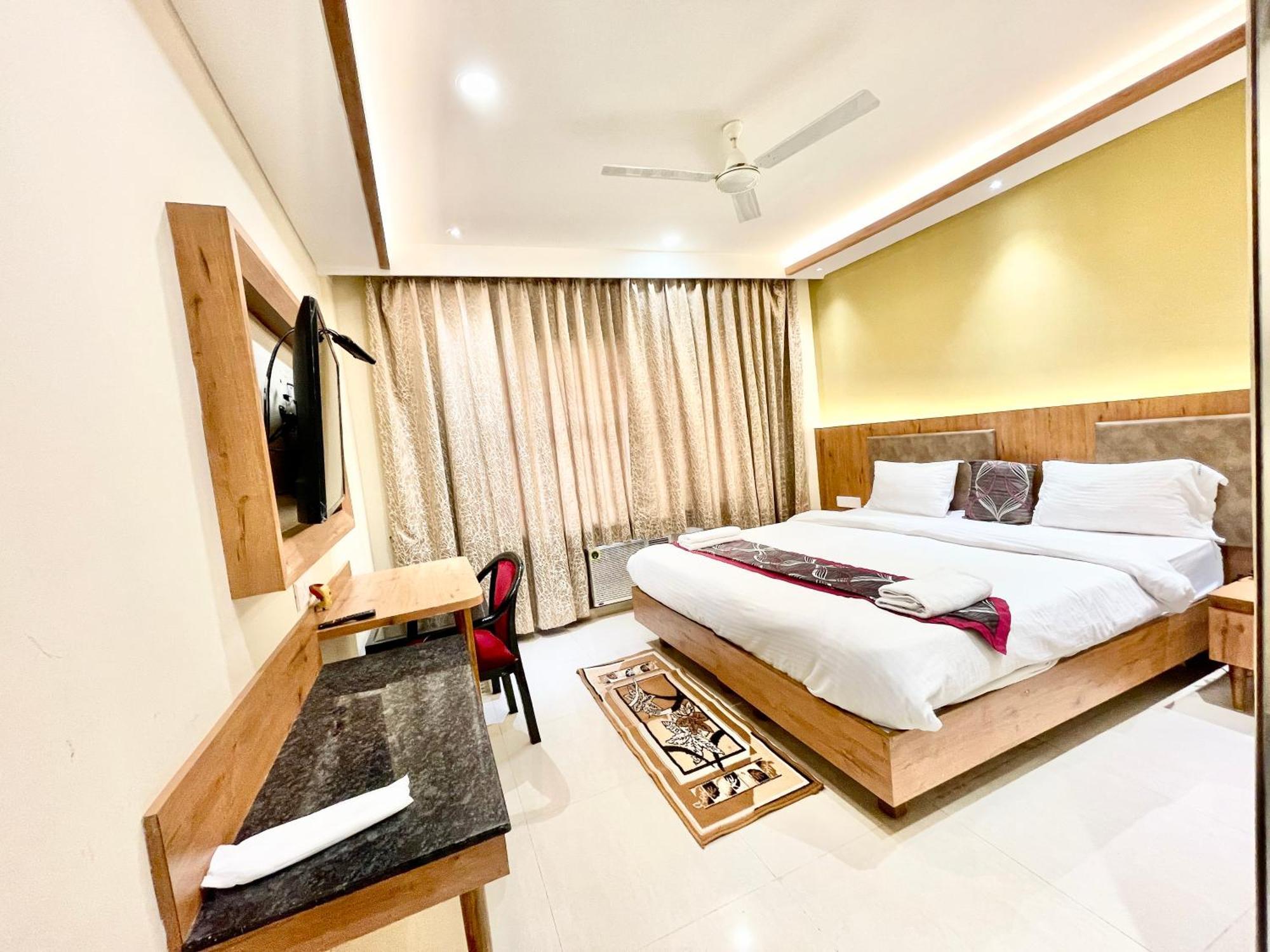 Hotel Rockbay ! Puri, Swimming Pool-lift-and-parking-facility Near Sea Beach & Temple Breakfast Included