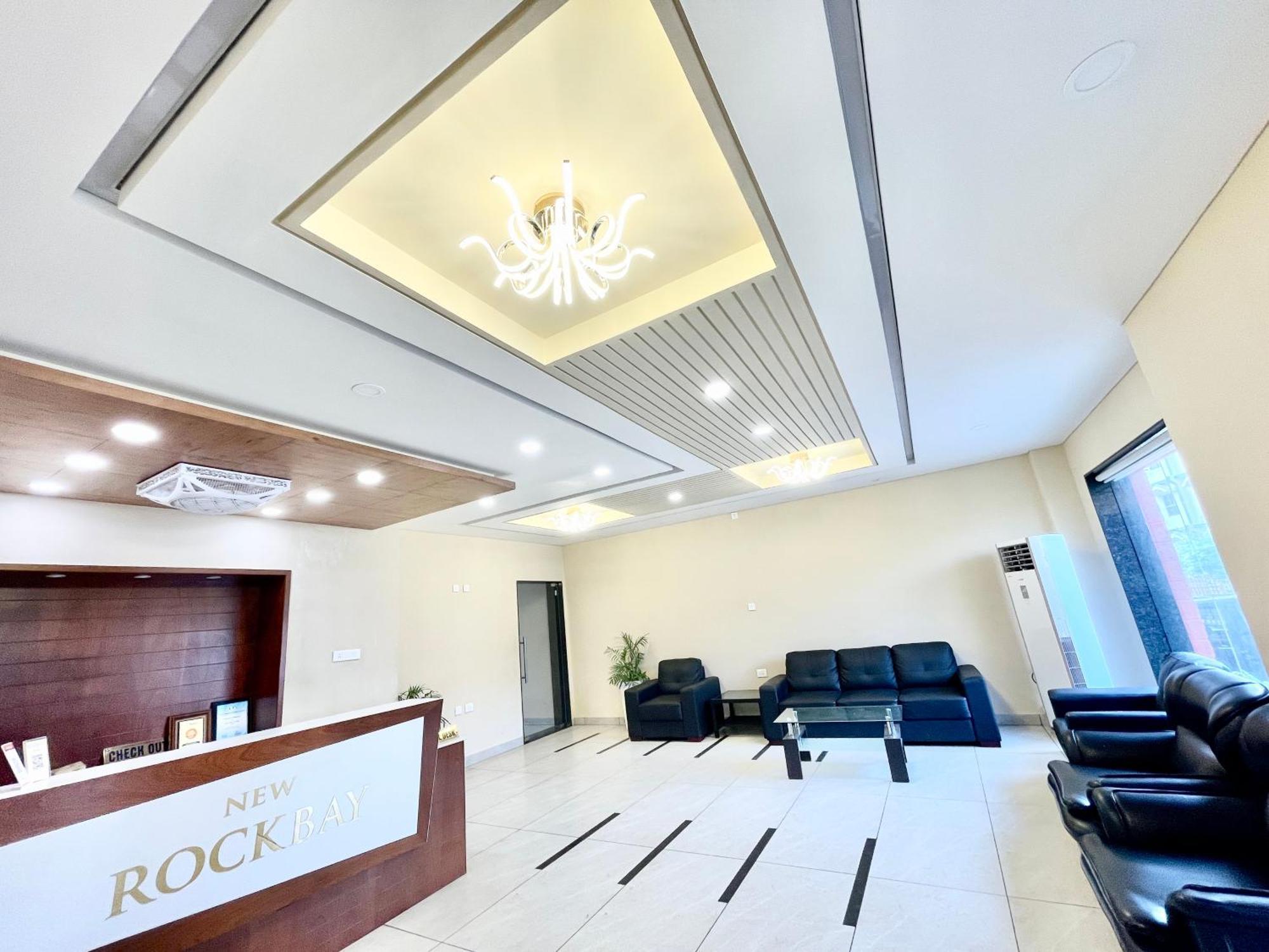 Hotel Rockbay ! Puri, Swimming Pool-lift-and-parking-facility Near Sea Beach & Temple Breakfast Included 4*